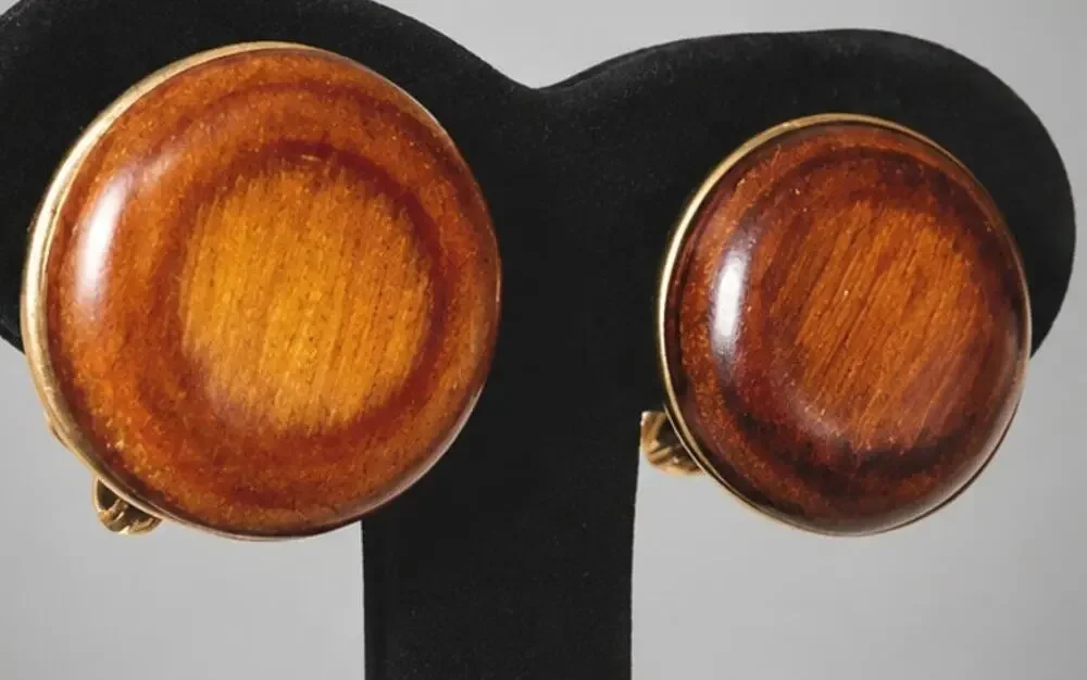 Vintage Mid-Century Round Wooden Screw-Back Earrings, Buttton Style sb-31